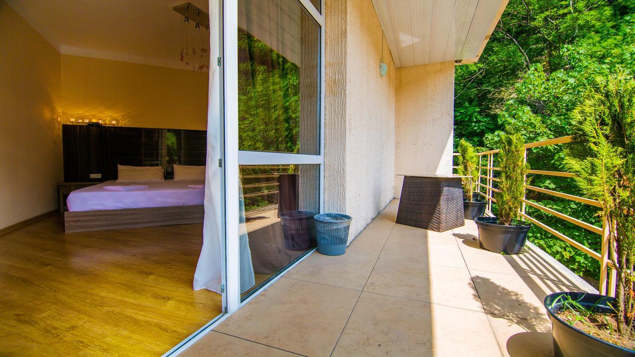 Guest House Borjomi Exterior photo