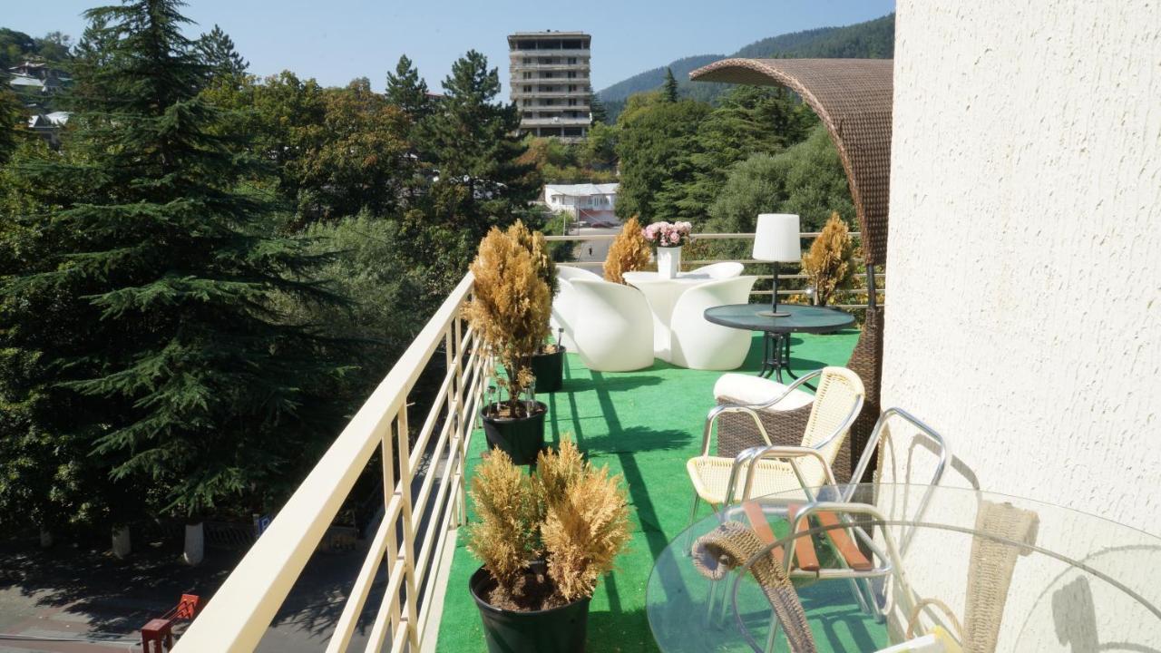 Guest House Borjomi Exterior photo